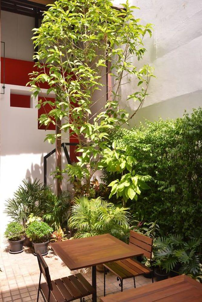 Neighbor Phuthon Bed and Breakfast Bangkok Exteriör bild